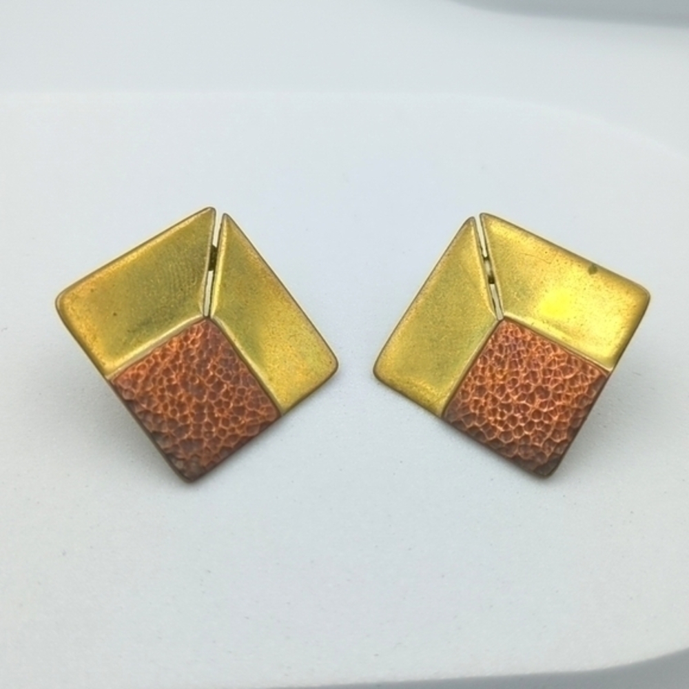 5/25$  Vintage multi tone metal earrings.